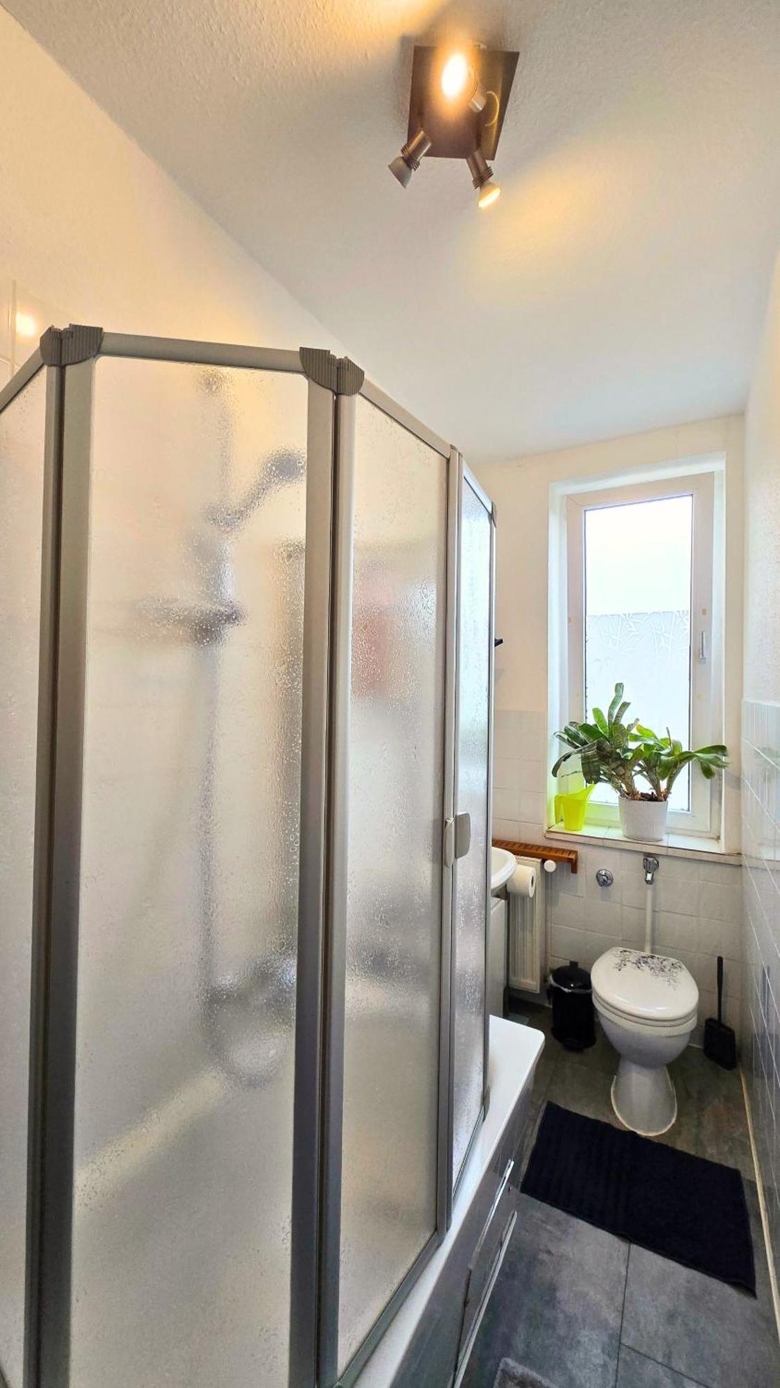 Beautiful Cozy 1-Room Apartment, Near Rhine Dusseldorf Exterior photo